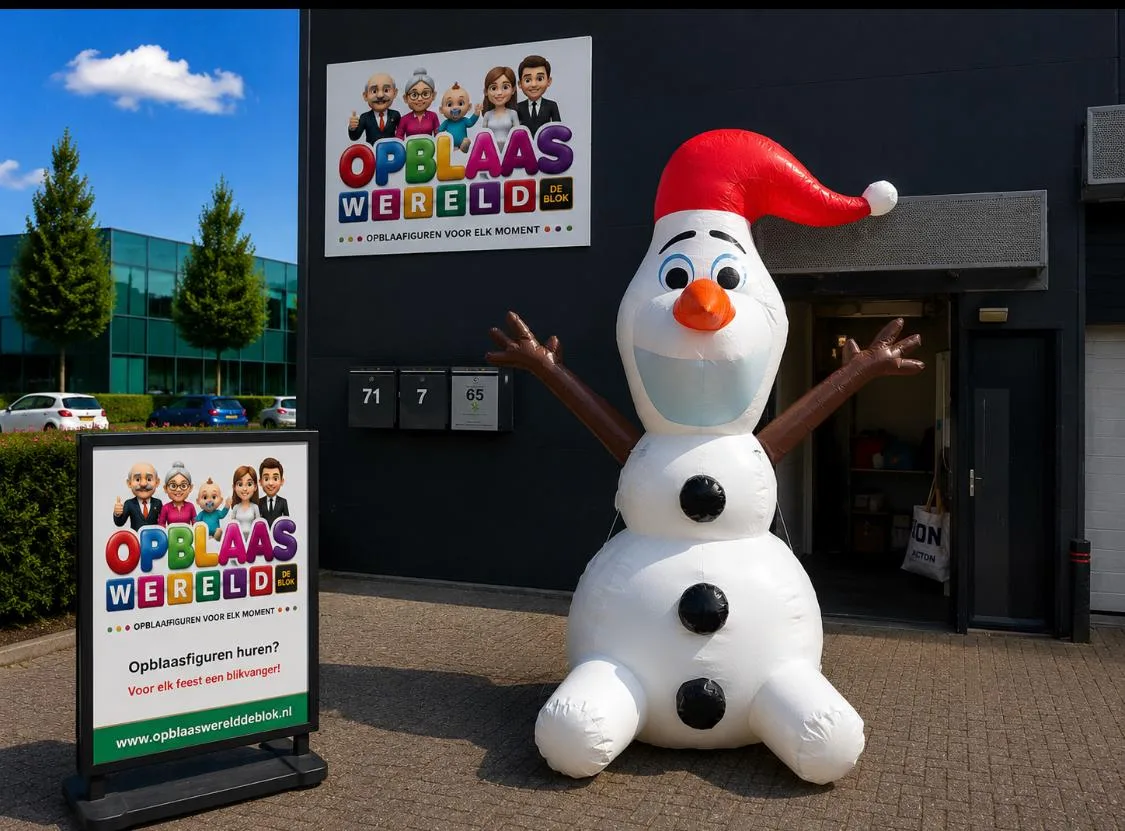 Opblaasbare Olaf sneeuwpop van 3,5 meter met kerstmuts, een Disney figuur voor feestjes.